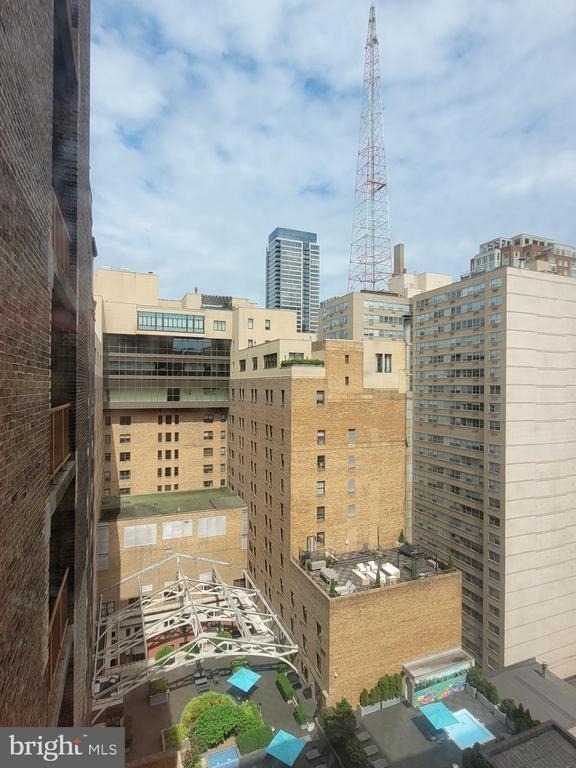 1701 Locust Street - Photo 11