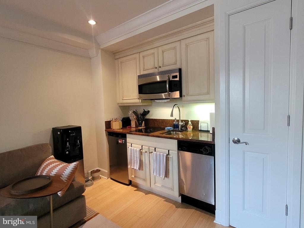1701 Locust Street - Photo 5