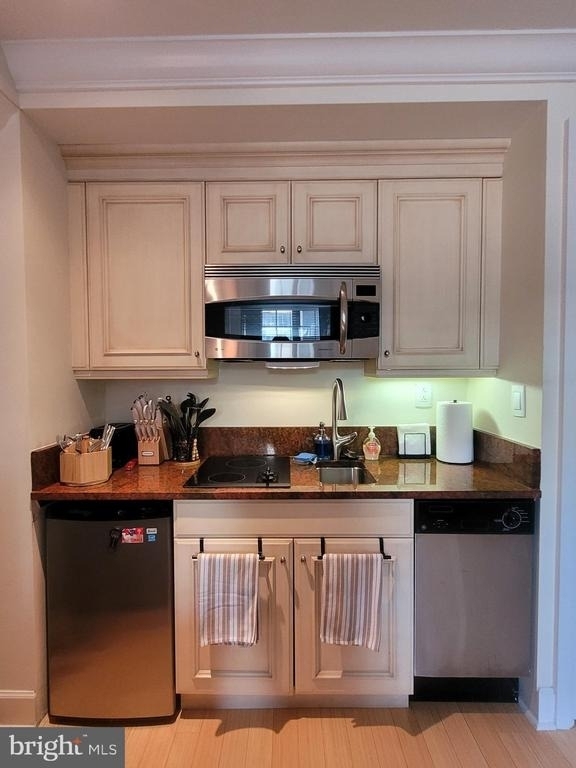 1701 Locust Street - Photo 6