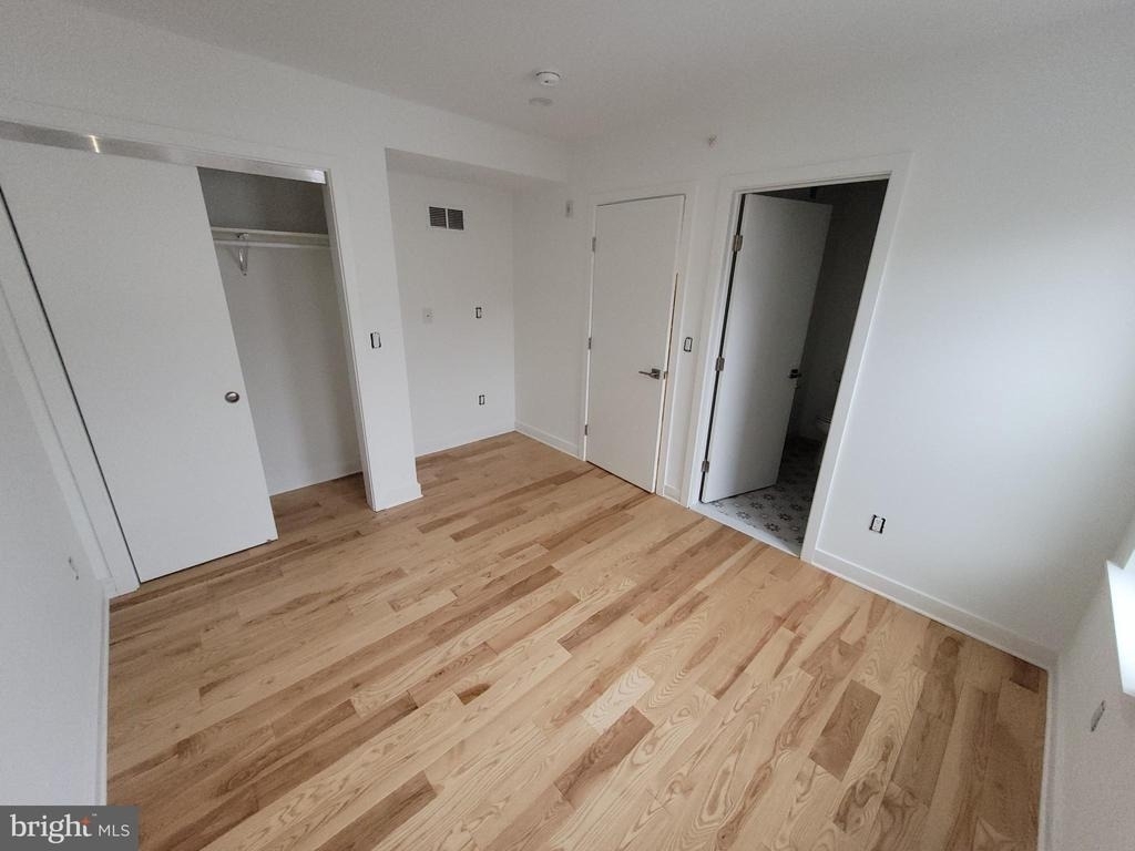 223 E Girard Avenue - Photo 8