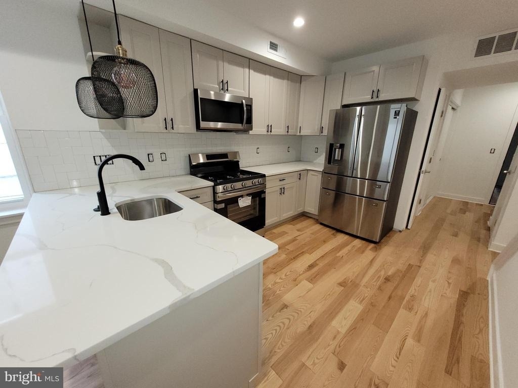 223 E Girard Avenue - Photo 4
