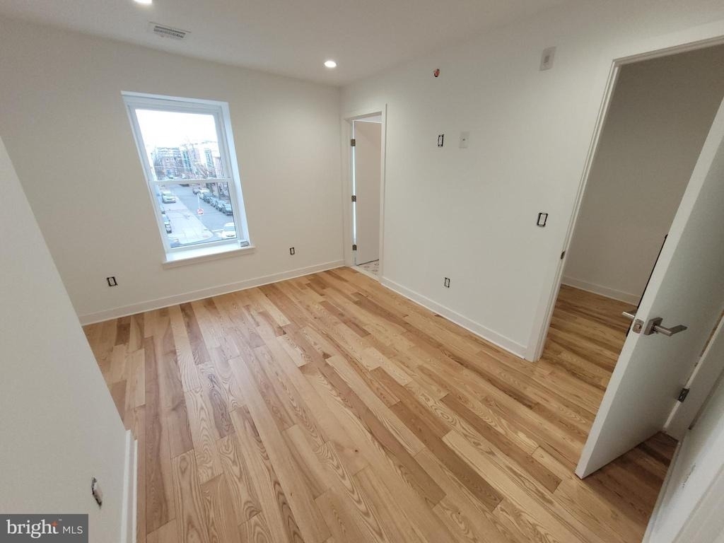 223 E Girard Avenue - Photo 22