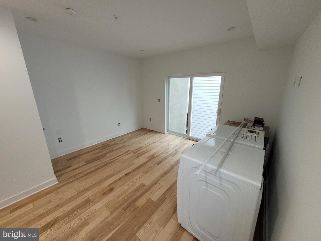 223 E Girard Avenue - Photo 7