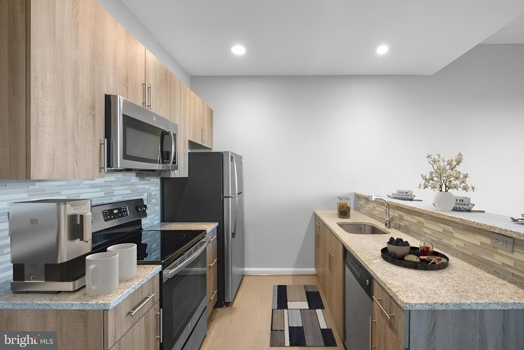 200 N 16th Street - Photo 1