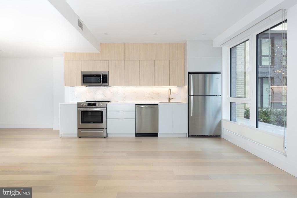 1099 Germantown Ave - Photo 1