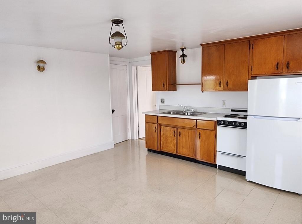 516 Franklin Avenue - Photo 1