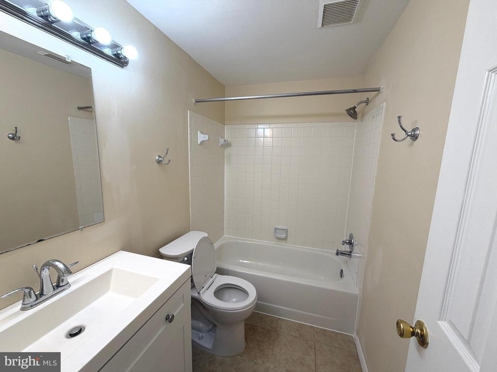 18131 Chalet Drive - Photo 20
