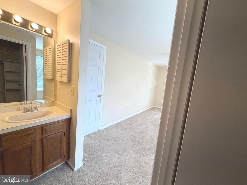 18131 Chalet Drive - Photo 35