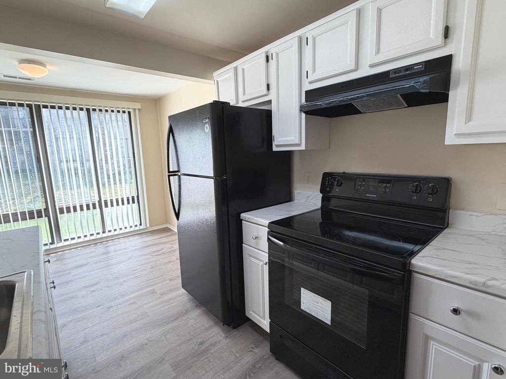 18131 Chalet Drive - Photo 6