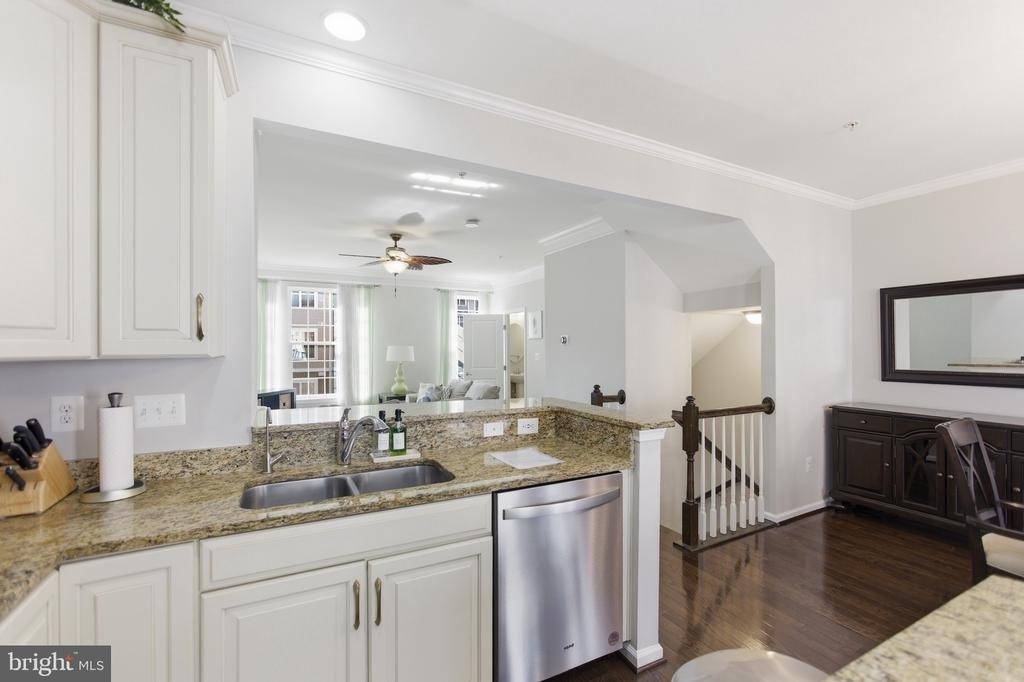 7549 Hearthside Way - Photo 14