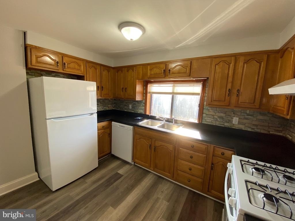338 Gusryan Street - Photo 7
