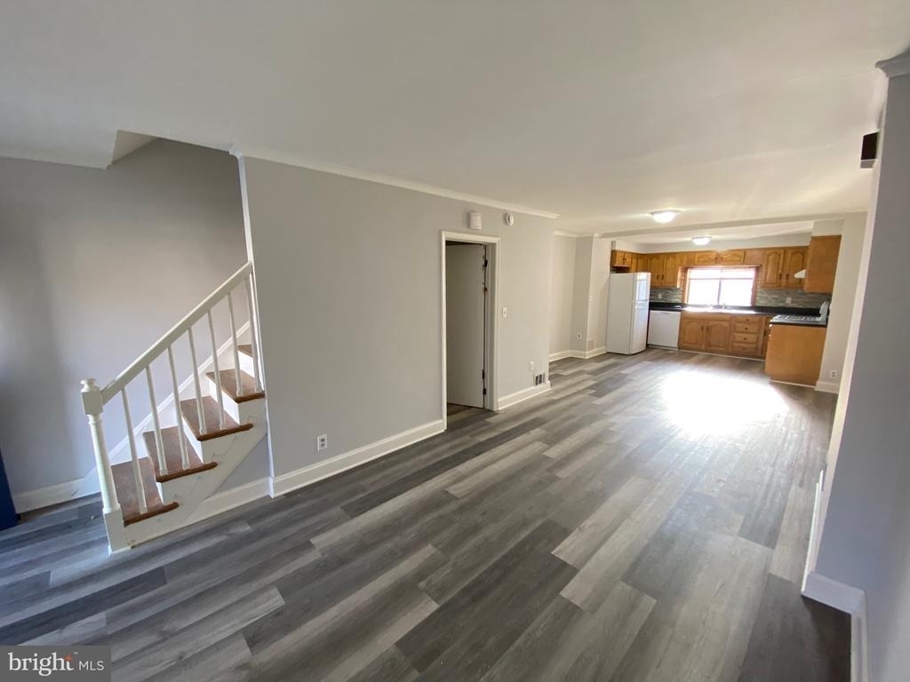 338 Gusryan Street - Photo 3
