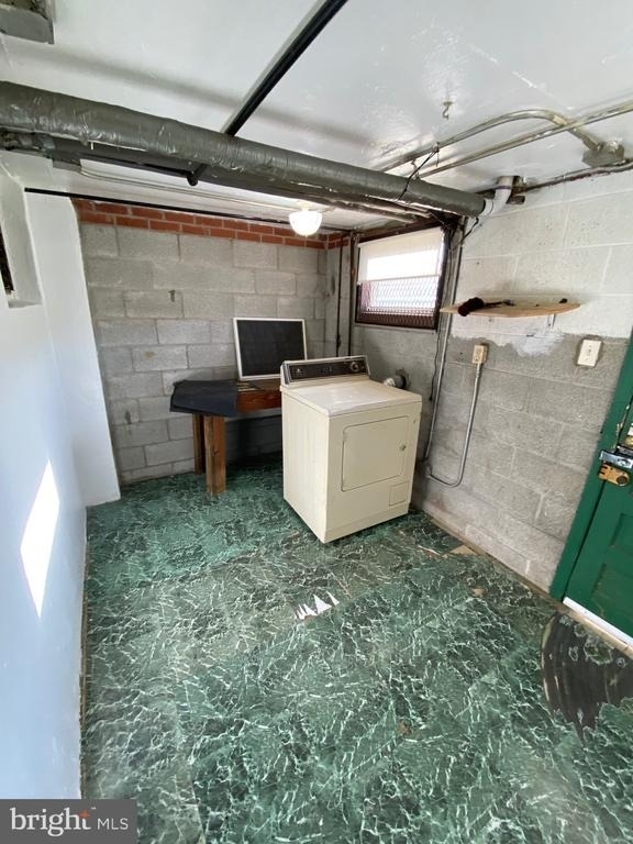 338 Gusryan Street - Photo 18