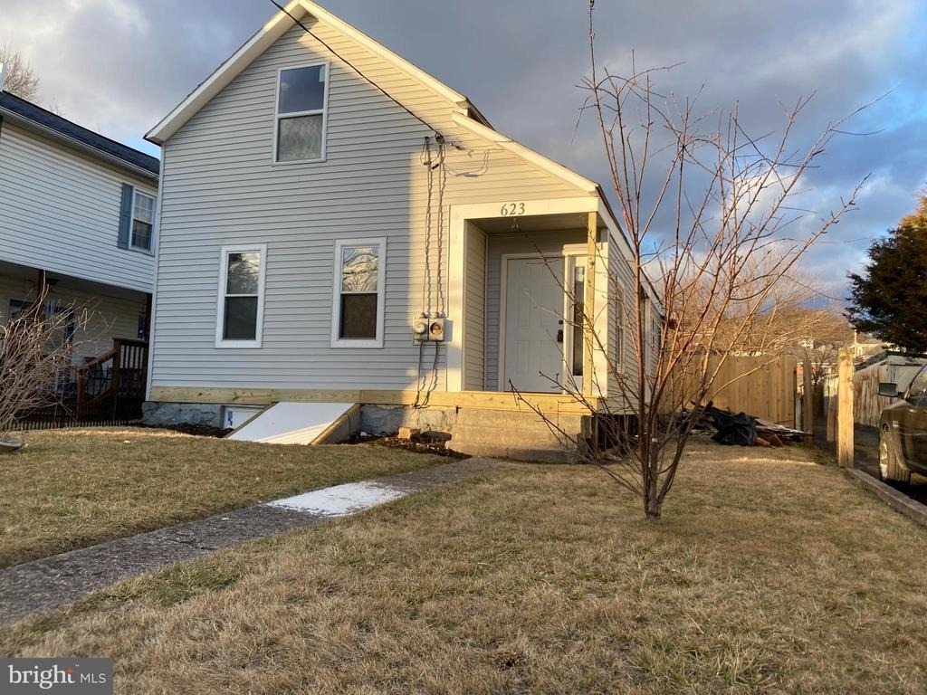 623 Columbia Avenue - Photo 0