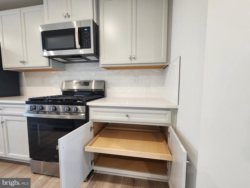 377 Waterside Square - Photo 5
