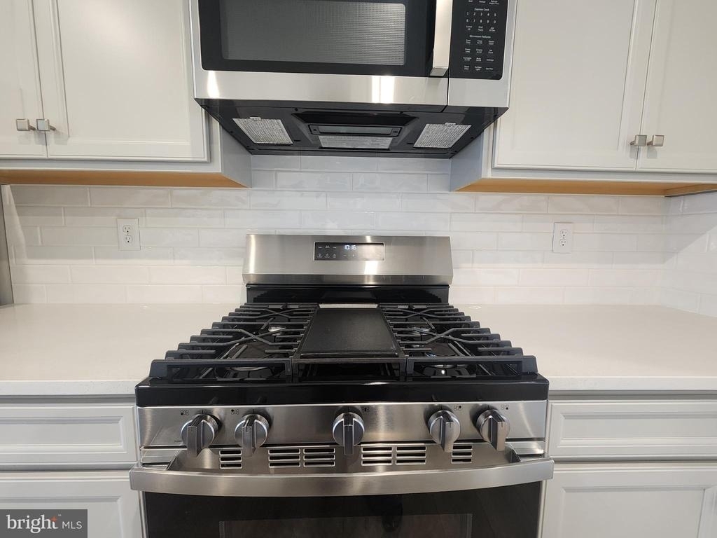 377 Waterside Square - Photo 3