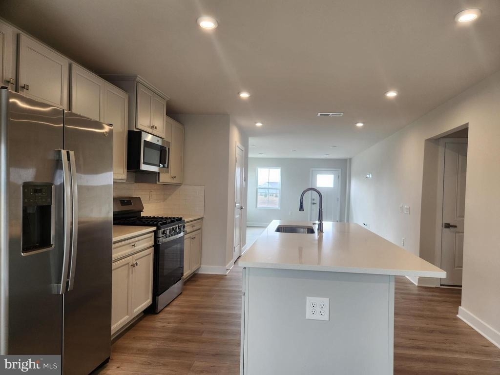 377 Waterside Square - Photo 2