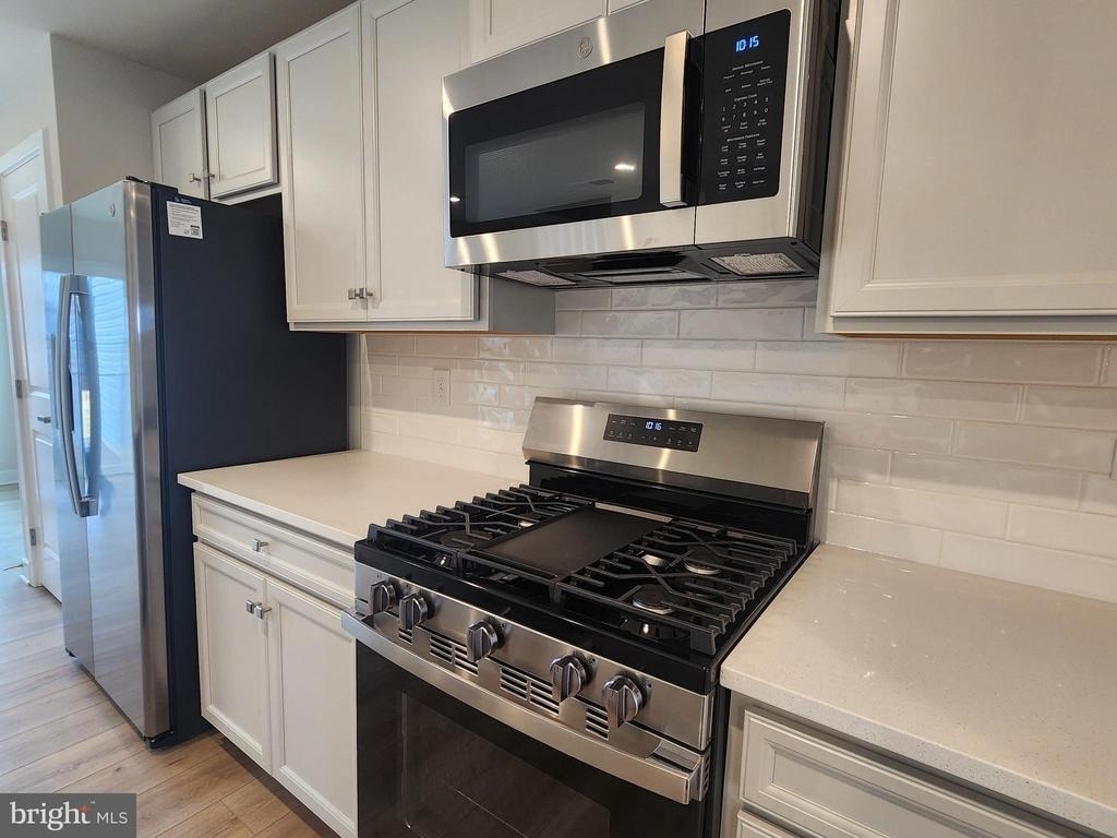 377 Waterside Square - Photo 4
