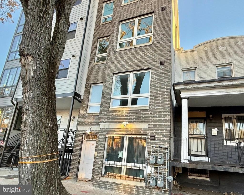2009 Benning Road Ne - Photo 1