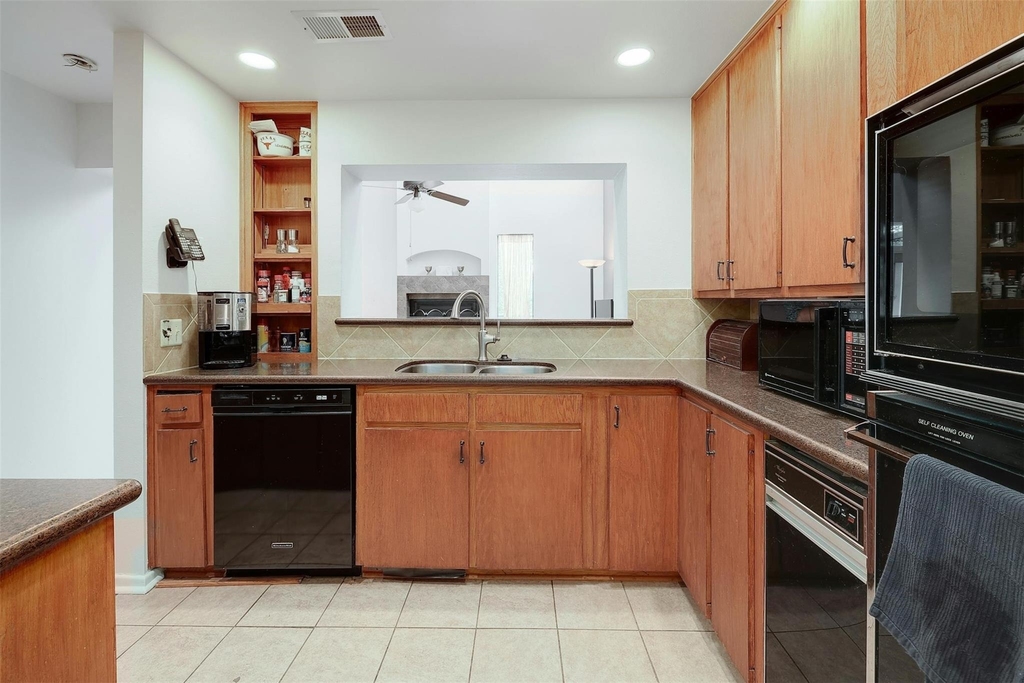 1735 Spyglass Dr - Photo 3