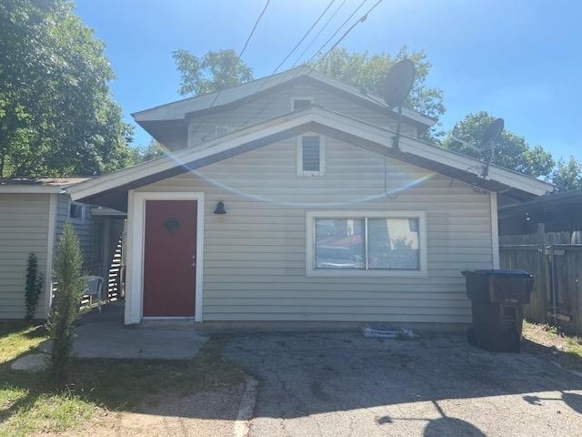 417 S Commerce St - Photo 1