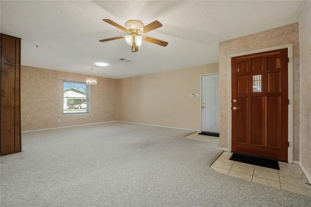 813 S Guadalupe St - Photo 3
