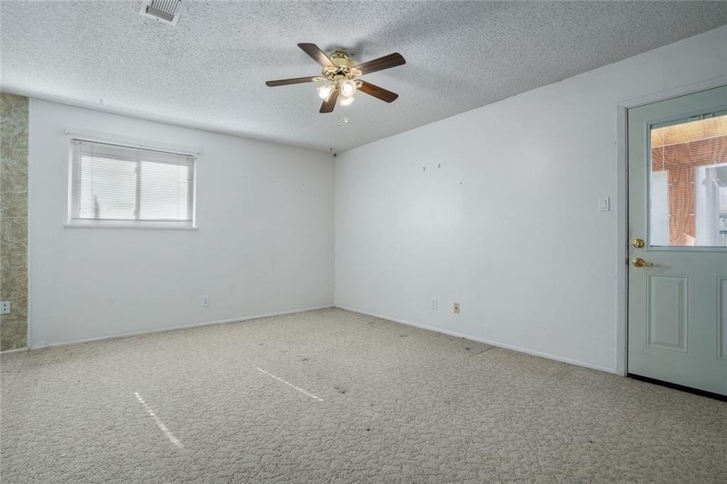 813 S Guadalupe St - Photo 18