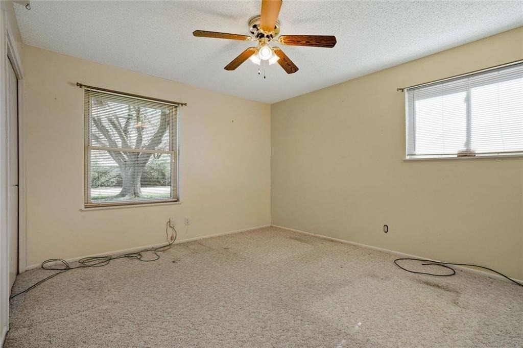 813 S Guadalupe St - Photo 21