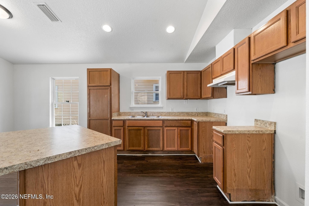 1470 Windle Street - Photo 6