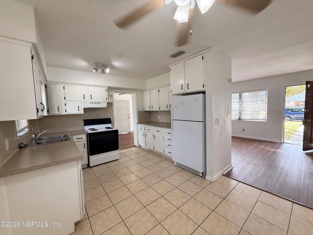 7609 Tacony Drive - Photo 3
