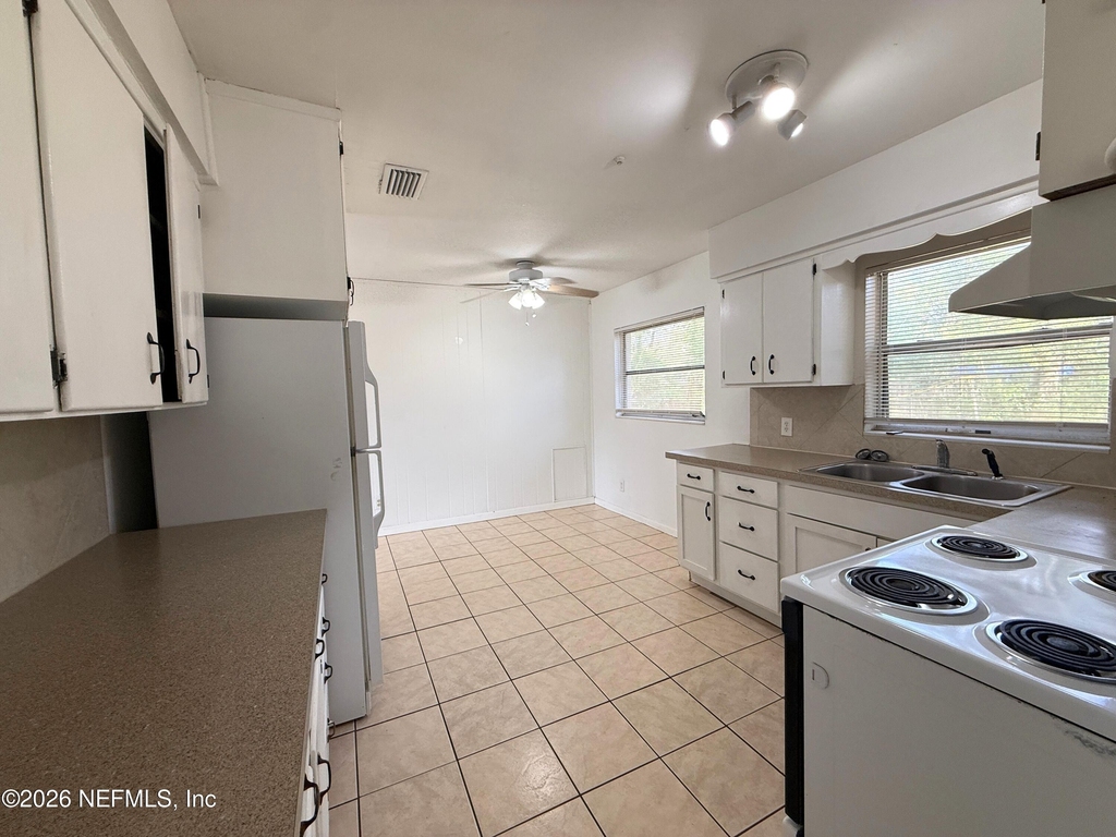7609 Tacony Drive - Photo 5