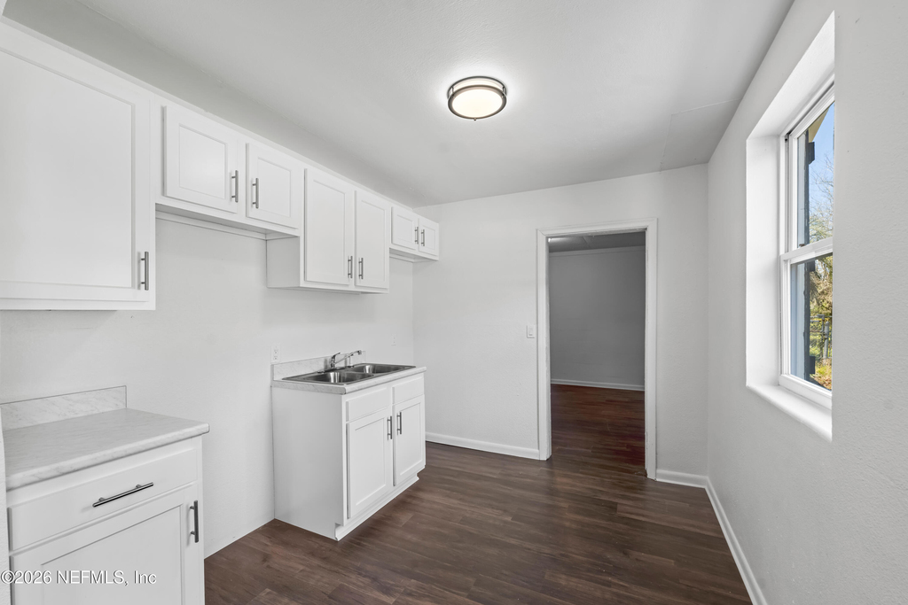 3250 Soutel Drive - Photo 6