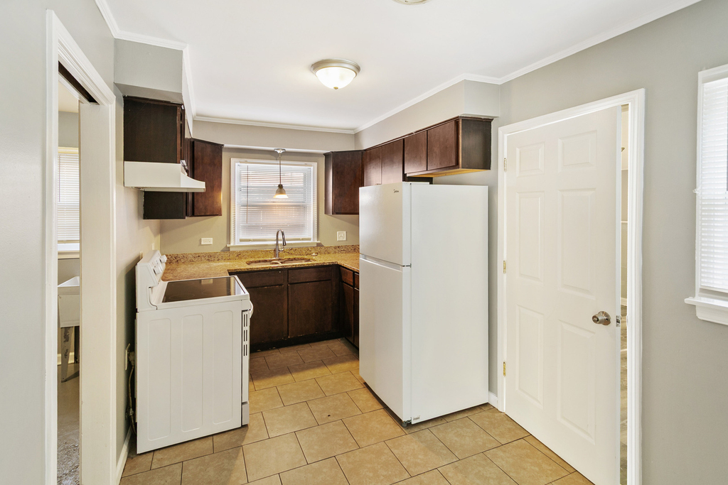17306 Holmes Avenue - Photo 1