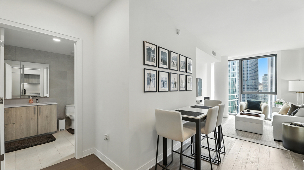 211 N Harbor Drive - Photo 4