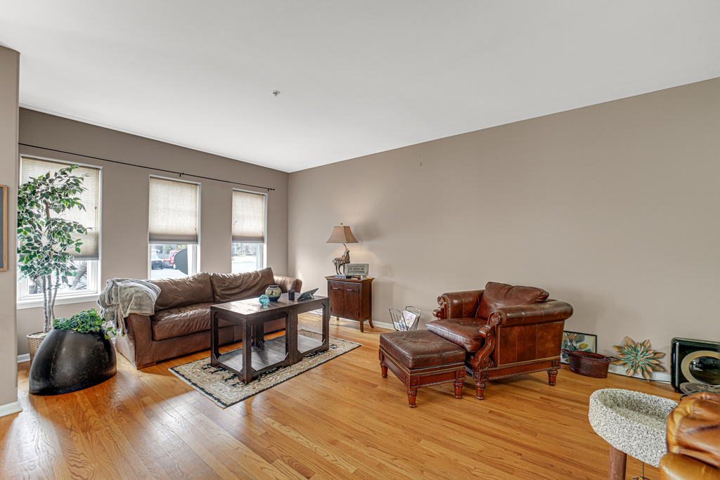 8217 Lincoln Avenue - Photo 4