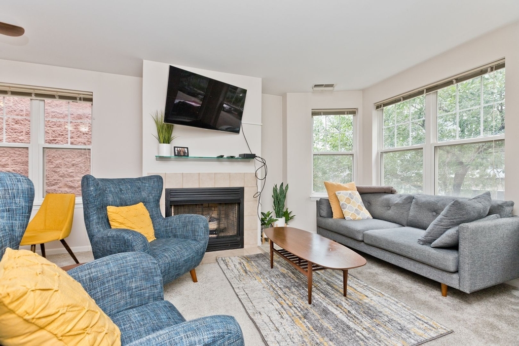 1156 N Howe Street - Photo 1