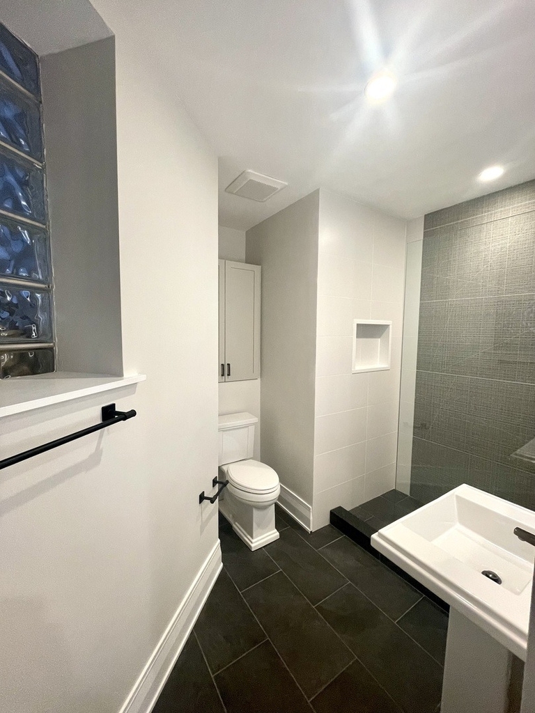 2539 W Iowa Street - Photo 11