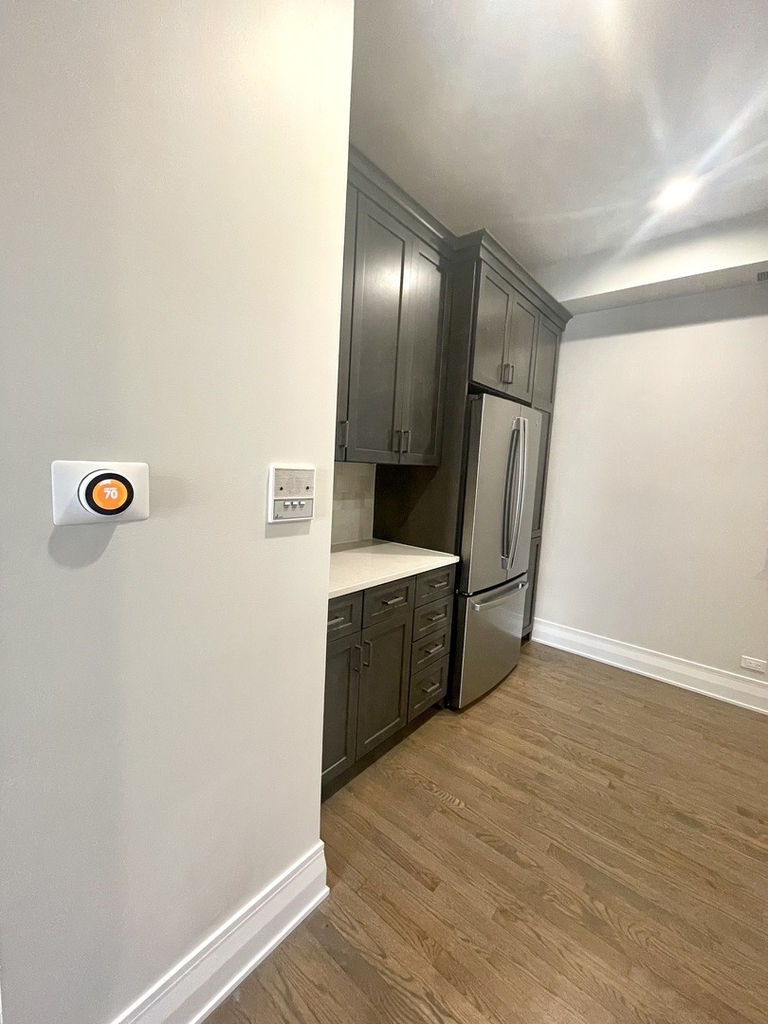 2539 W Iowa Street - Photo 4