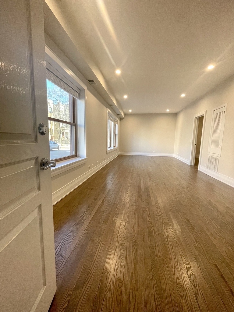 2539 W Iowa Street - Photo 1