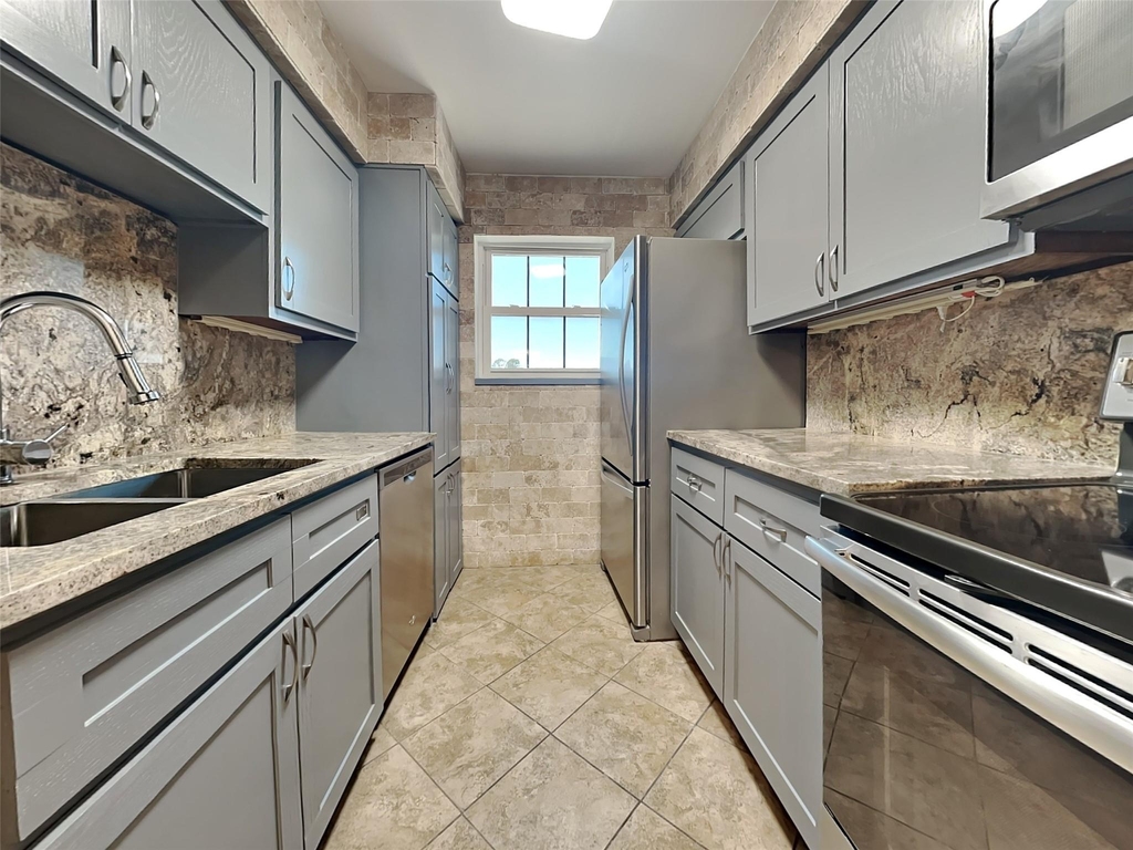 7900 Westheimer Road - Photo 6