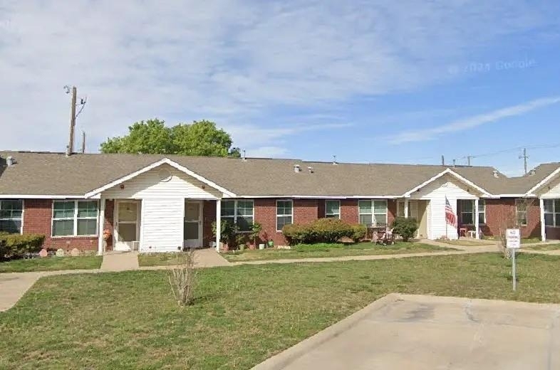 2250 W 15th St - Photo 2