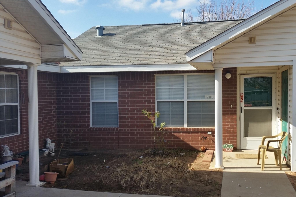 2250 W 15th St - Photo 5