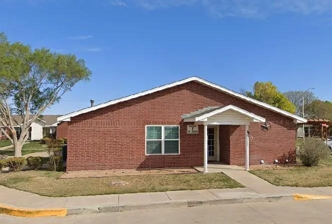 2250 W 15th St - Photo 4