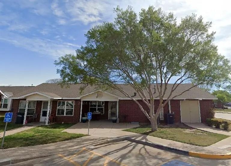 2250 W 15th St - Photo 3