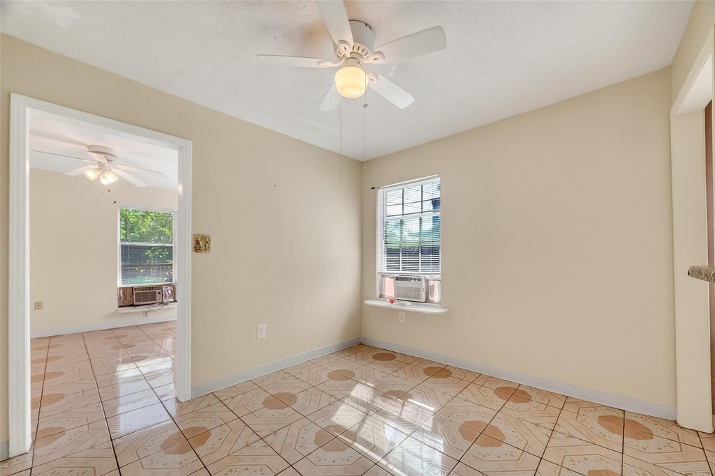 968 Garapan Street - Photo 9