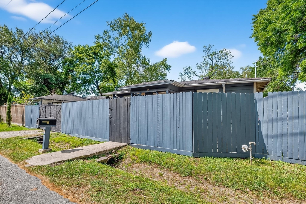 968 Garapan Street - Photo 4