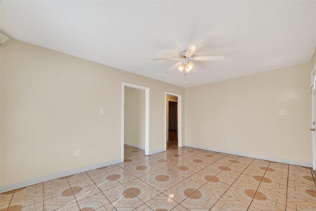 968 Garapan Street - Photo 6