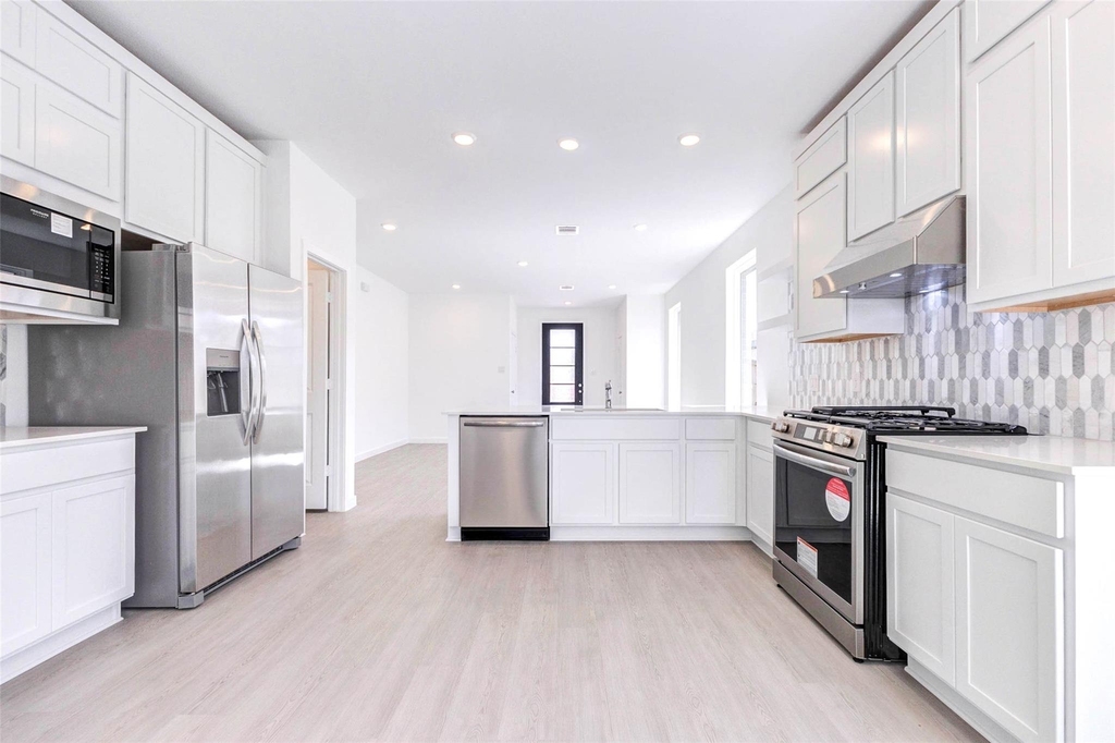 27410 Sweetwater Bay Drive - Photo 10