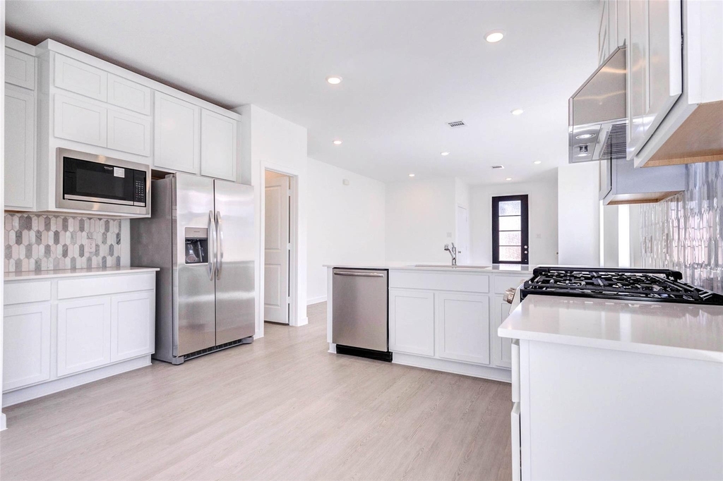 27410 Sweetwater Bay Drive - Photo 11
