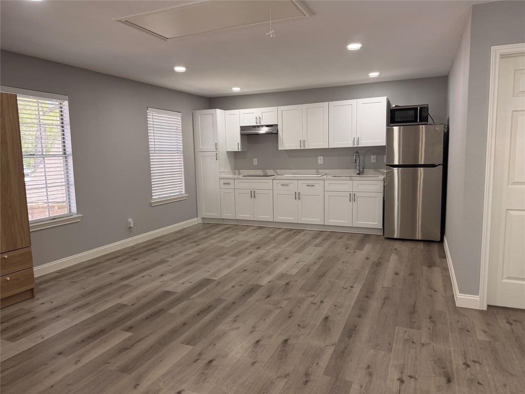 6846 Hertford Park Drive - Photo 4